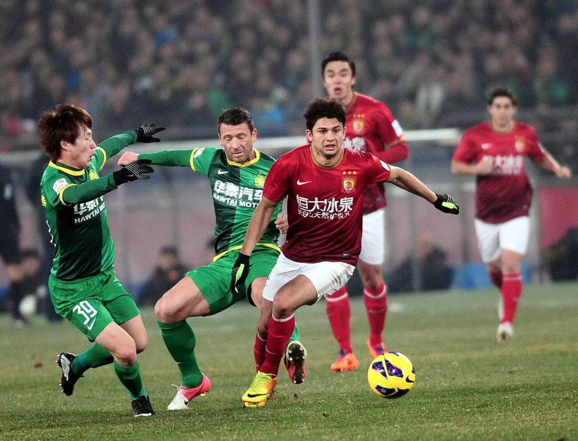 跟队：国米准备和卡洛斯-奥古斯托谈续约，双方已初步接触（队记：国米拟与卡洛斯-奥古斯托商谈续约，双方已展开初步沟通）